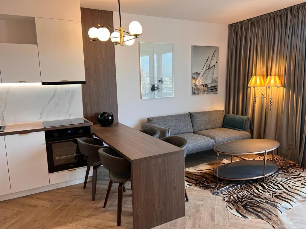 Lux Apartament Centrum Gdyni Plac Unii - Jm. Apartments Gdynia Bagian luar foto